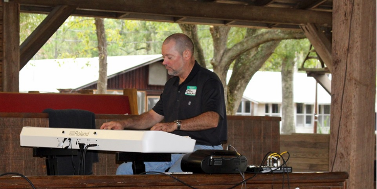 Charles Van Deursen Performing at the Tattnall Campground, www.InTuneWithYou.com